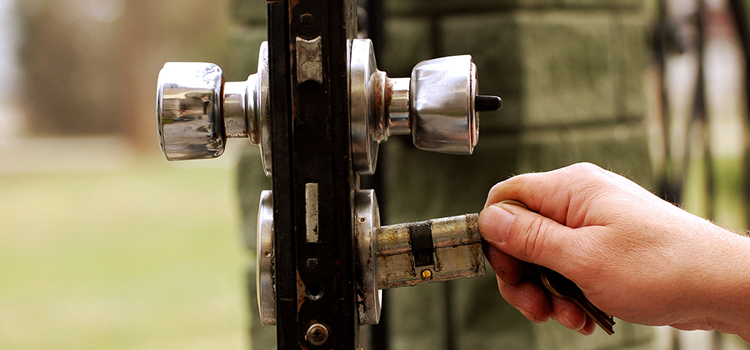 front door latch repair Lake Magdalene