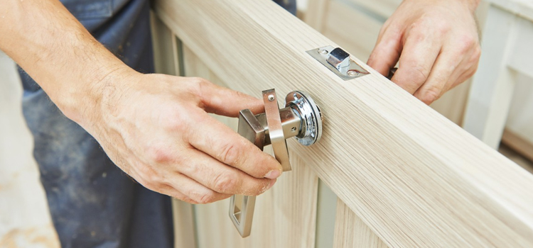 interior door repair Lake Magdalene